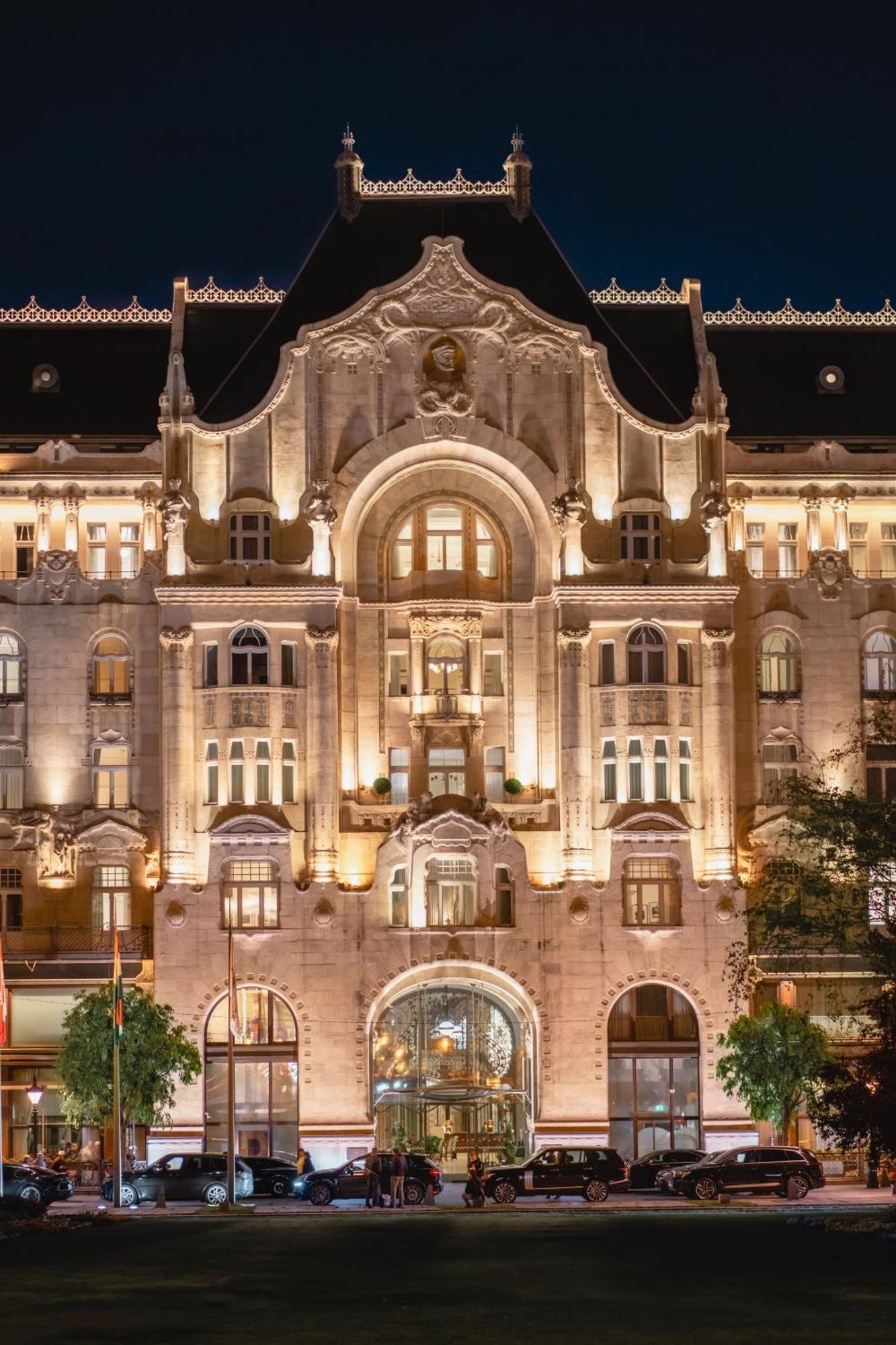 Four Seasons Hotel Gresham Palace Budapest Esterno foto