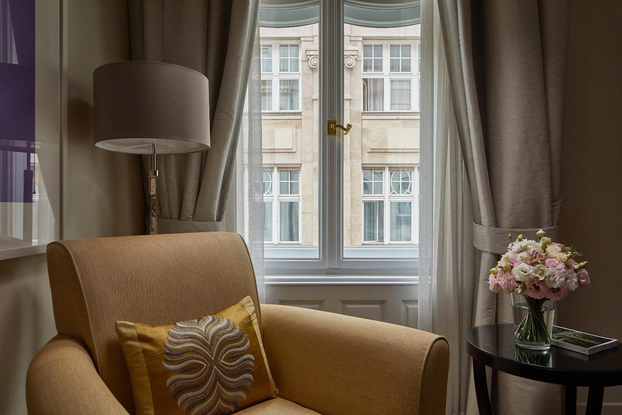 Four Seasons Hotel Gresham Palace Budapest Esterno foto