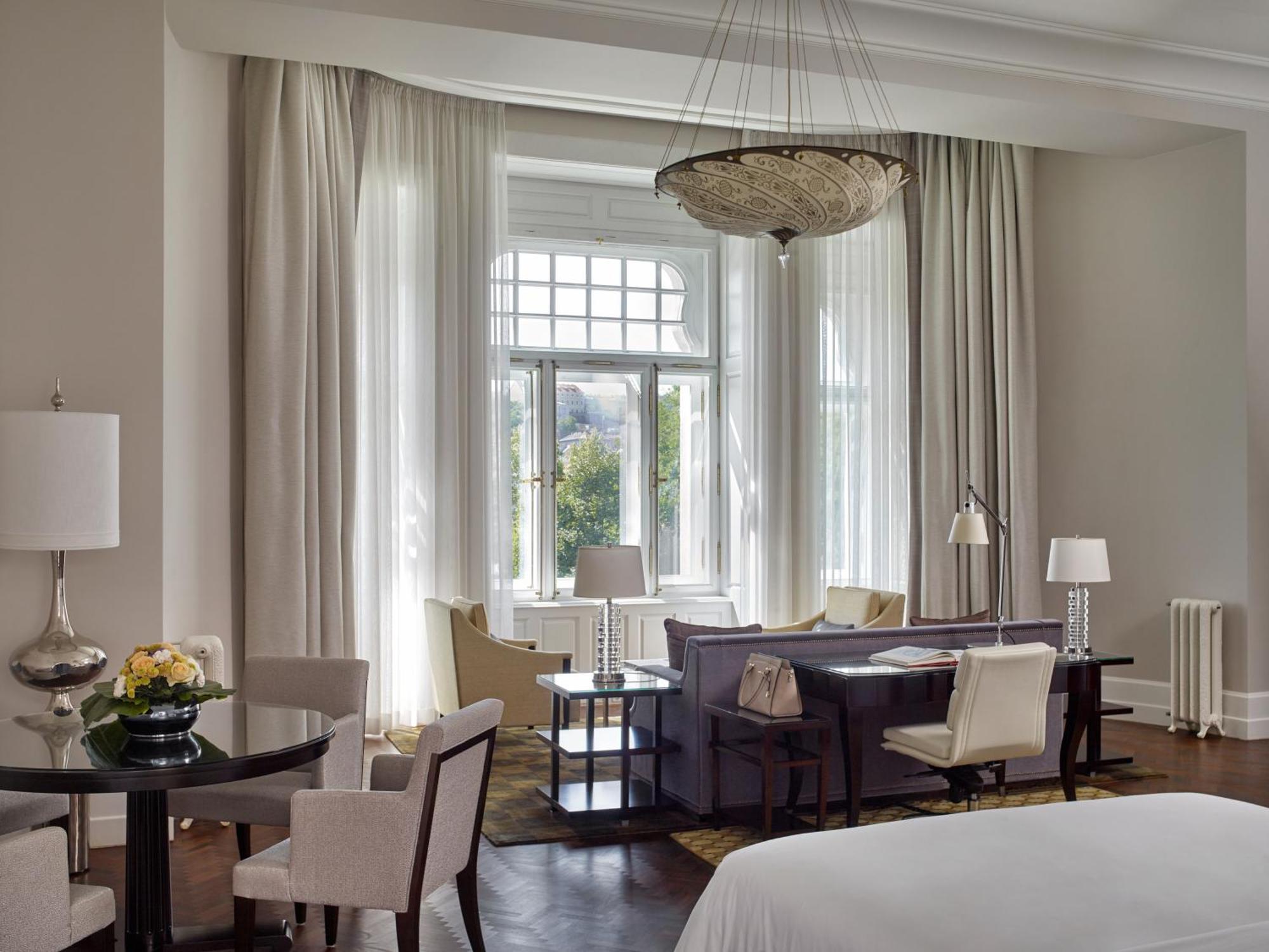 Four Seasons Hotel Gresham Palace Budapest Esterno foto