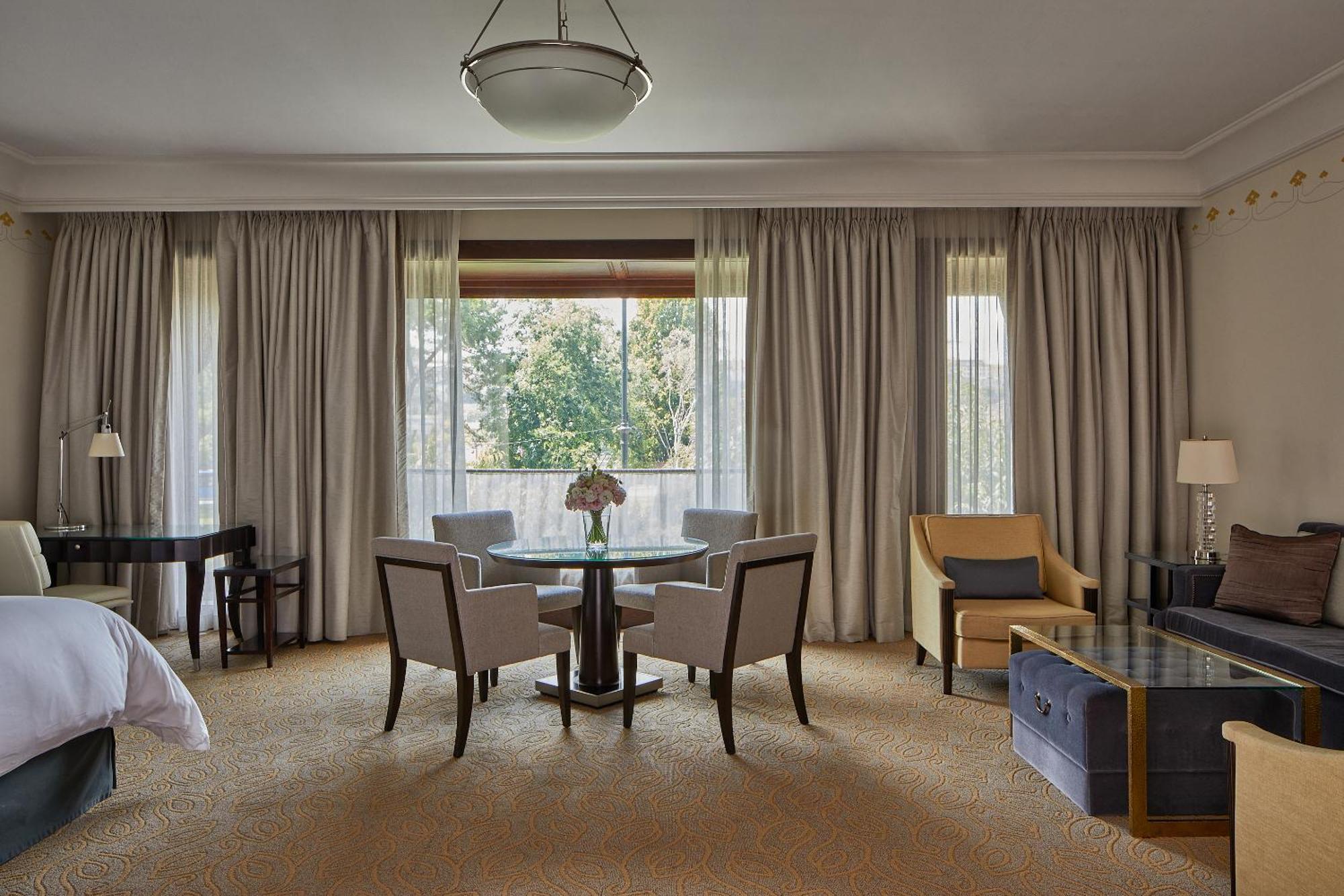 Four Seasons Hotel Gresham Palace Budapest Esterno foto
