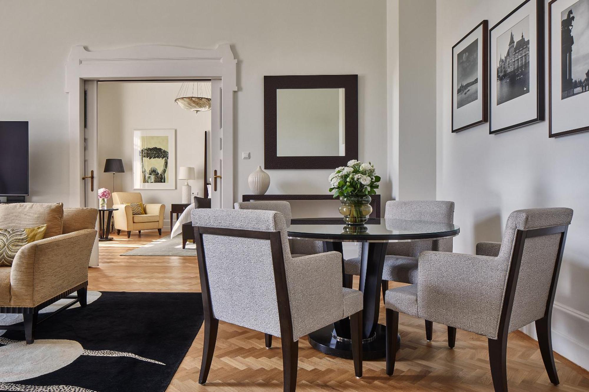 Four Seasons Hotel Gresham Palace Budapest Esterno foto