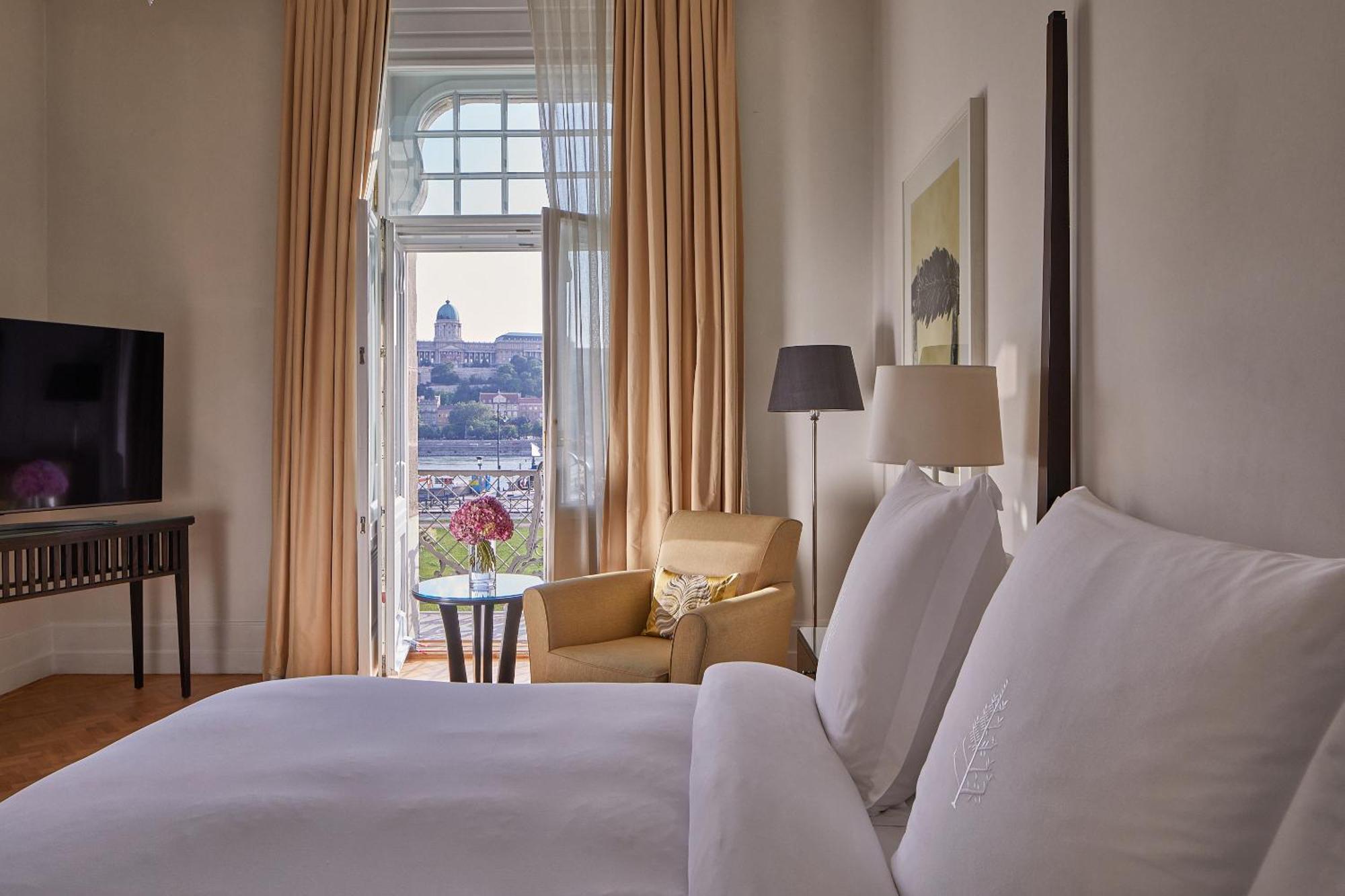 Four Seasons Hotel Gresham Palace Budapest Esterno foto