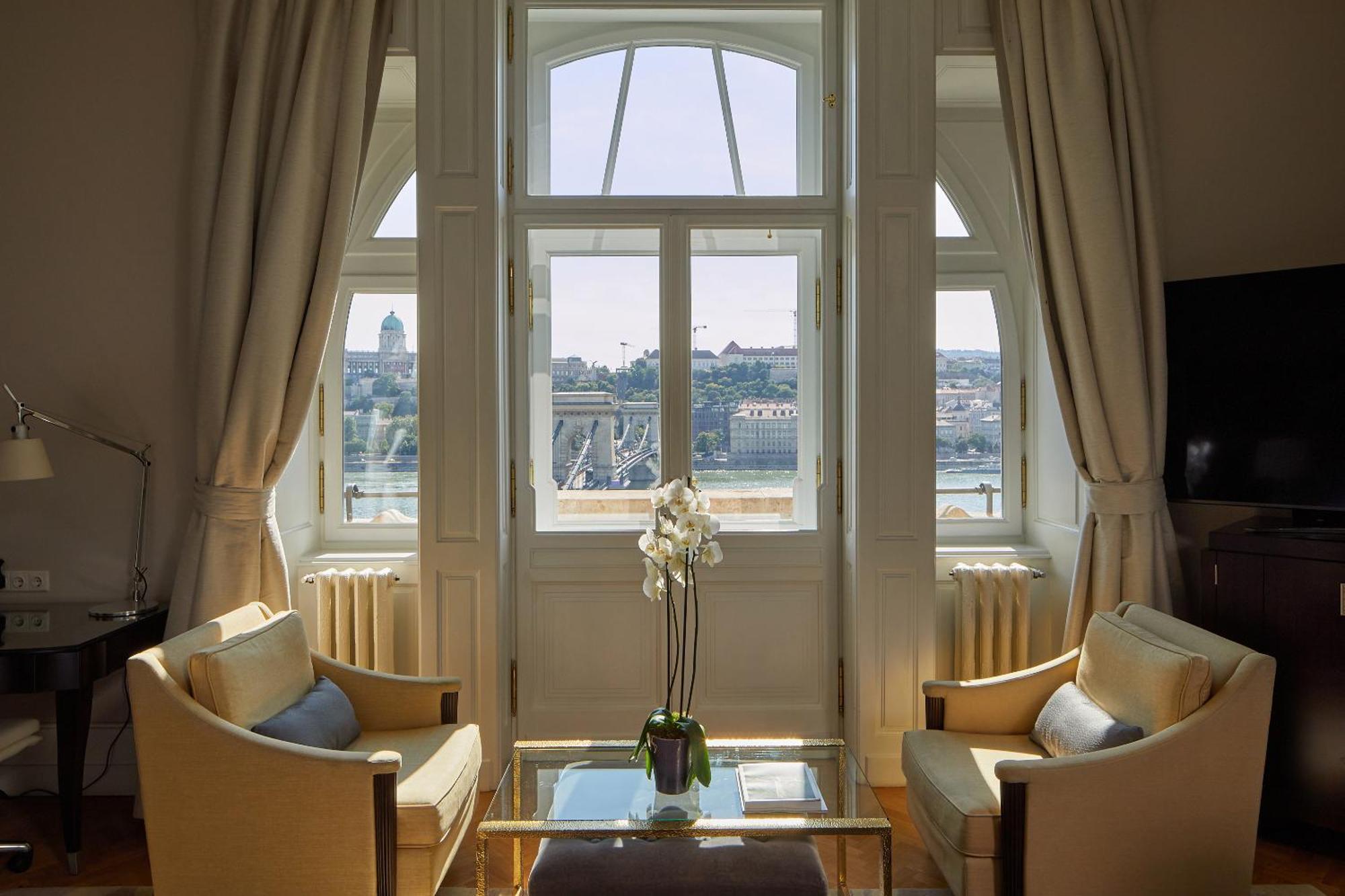 Four Seasons Hotel Gresham Palace Budapest Esterno foto