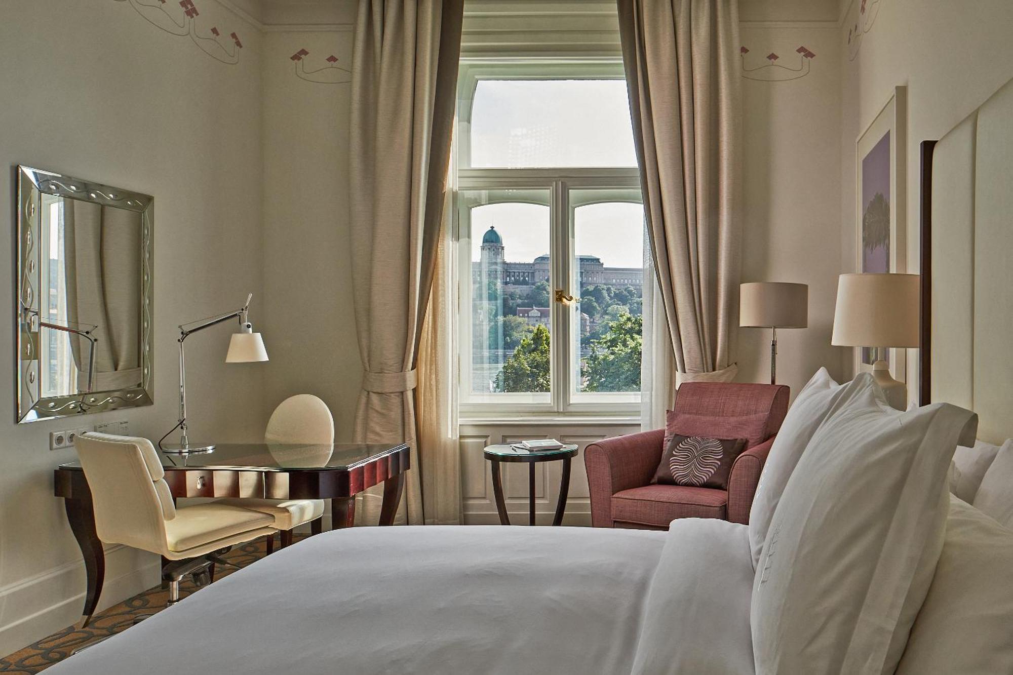 Four Seasons Hotel Gresham Palace Budapest Esterno foto
